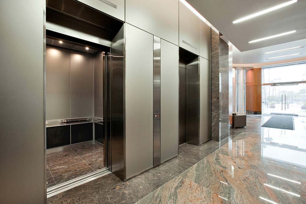 Các đặc điểm của thang máy tải khách