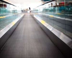 Thang cuốn băng chuyền và địa chỉ cung cấp thang cuốn băng chuyền uy tín 2022