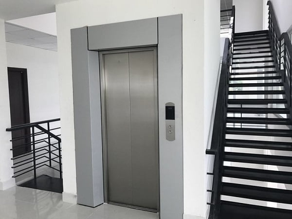 Tiến hành lắp đặt và vận hành thang máy
